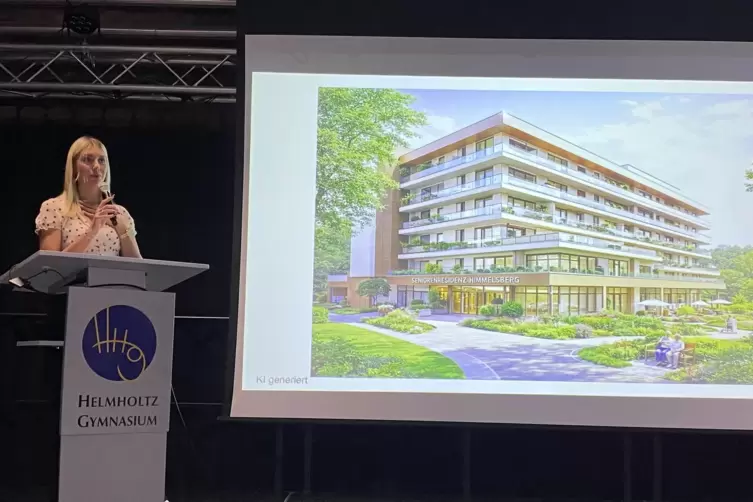 Mit viel Gr&uuml;n: Lena Schmidt pr&auml;sentiert die KI-Vision &bdquo;Seniorenresidenz Himmelsberg" f&uuml;rs Evangelische Krankenhaus. 