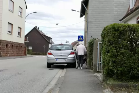 In der Bottenbacher Straße gilt abschnittsweise Tempo 30: Viele Autofahrer sind zu schnell. 