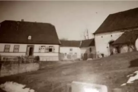 Auf diesem Hof in der Westpfalz lebte Bernhard Prigan einen Sommer lang. 