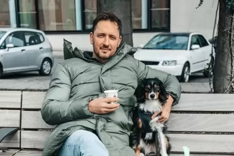 Bei Spaziergängen mit seinem Hund findet Marcel Klos Zeit zum Nachdenken und Entspannen. 