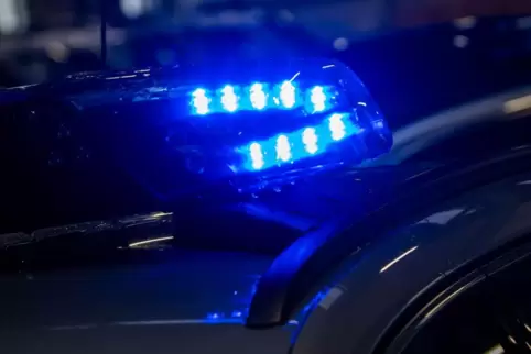 Die Polizei ermittelt weiter nach dem zweiten Tatverdächtigen. 