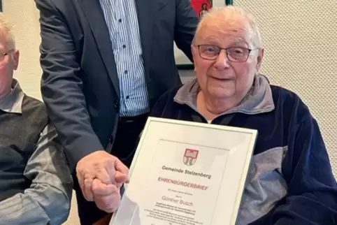 Günther Busch ist neuer Ehrenbürger von Stelzenberg. 