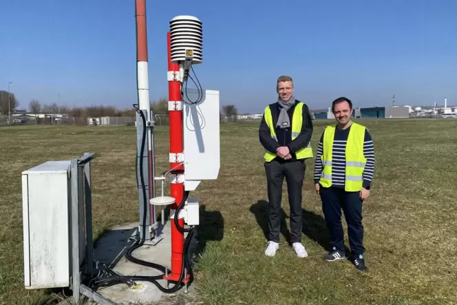 Zufrieden mit der neuen Station: die Flugplatz-Verantwortlichen Yannis Graf (links) und Patrick Drechsel. Zufrieden mit der neuen Station: die Flugplatz-Verantwortlichen Yannis Graf (links) und Patrick Drechsel.