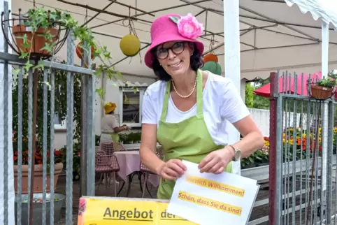 Betreibt auf ihrem Bauernhof am Ortsrand von Waldsee, hinter dem VG-Rathaus, ihren Hofladen: Elke Nieser. 