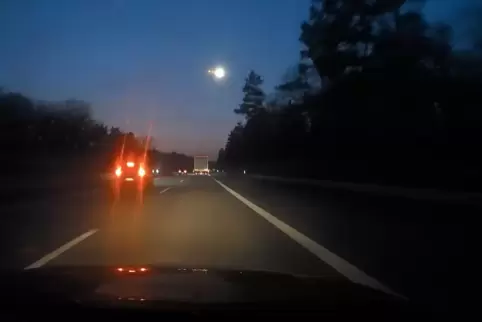 Meteor über der A61 - gefilmt von einem Leser