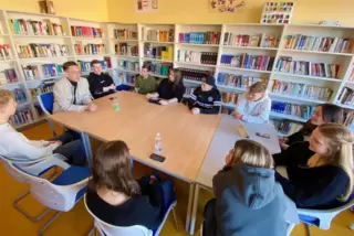 Christian Sauer hat das Zeitlimit von 120 Sekunden für die Antworten auf die Schülerfragen selten ausgereizt. So blieb Zeit zum 