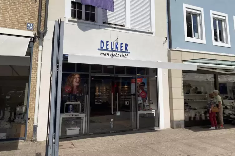 Wird in dieser Woche aufgegeben: bisherige Delker-Filiale in der Maximilianstra&szlig;e 63. 