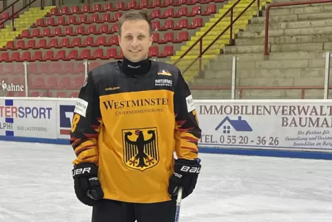 Vorfreude: Mit der Eishockey-Nationalmannschaft der Polizei tritt Elia Schwebius jetzt bei der Weltmeisterschaft an.