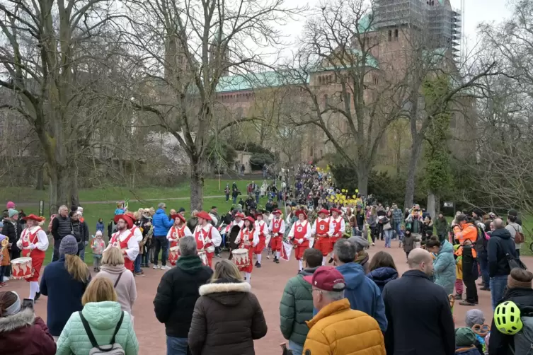 Haste T&ouml;ne: Der Fanfarenzug Rot-Wei&szlig; Speyer gibt traditionell den Takt vor.