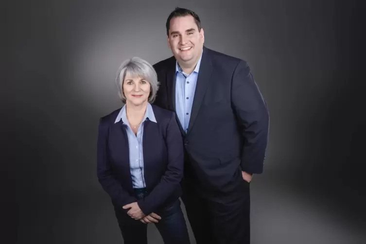 Schon viele Jahre im Unternehmen: Sabine Hauck und Andreas Spiegel. 