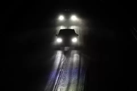 Haben Sie schon mal versucht, ein bestimmtes Auto anhand seines Scheinwerferlichts zu erkennen?
