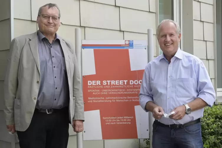 Peter Uebel (rechts) und Walter M&uuml;nzenberger (&Ouml;FG) haben die Street Docs ins Leben gerufen. 