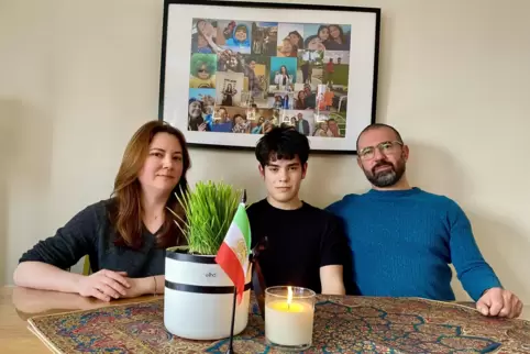Sepandar Lashkari mit Frau Sabrina und Sohn Jonah. Lashkaris Elternhaus steht nahe dem Teheraner Regierungsviertel, einem der Ha