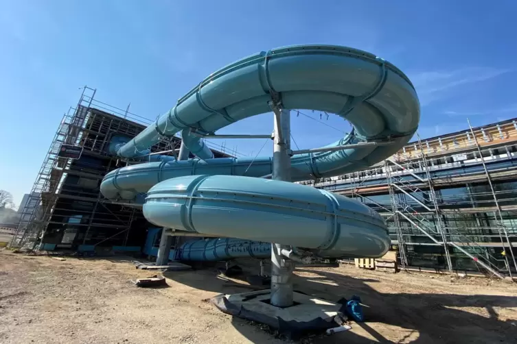 80 Meter lang soll die Rutsche am Ende sein.