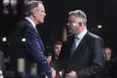 Sie führend die beiden Verhandlungsteams an: Noch-Ministerpräsident Alexander Schweitzer (SPD, links) und sein designierter Nach