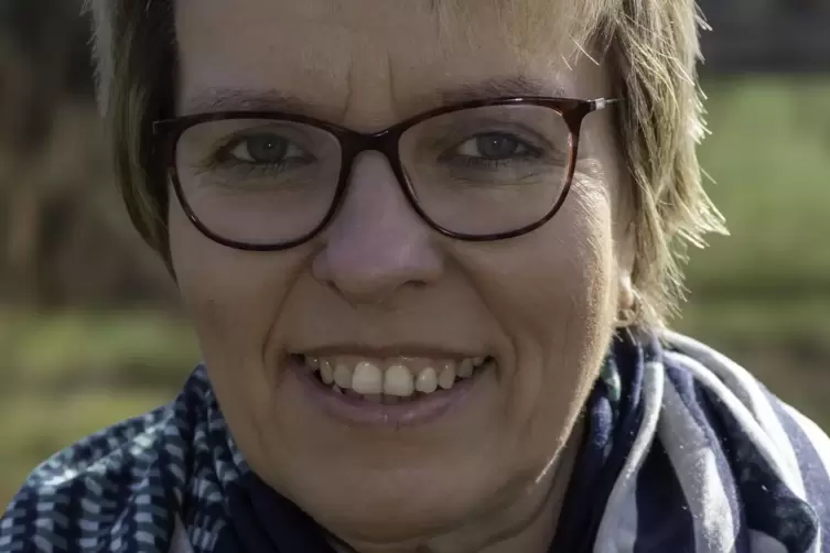 Simone Keller, Koordinatorin der Initiative &bdquo;Zeit zu verschenken&ldquo; im Donnersbergkreis, unterst&uuml;tzt mit gro&szlig;em Einsatz &auml;ltere Men