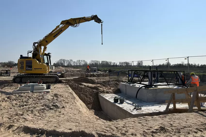 ... dann wird der Beton gegossen.