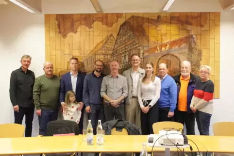 Insgesamt wurden 12.000 Euro an verschiedene Organisationen aus Haßloch und Umgebung übergeben.
