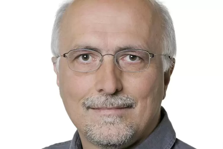 Klaus Dre&szlig;ler leitet den Bereich &bdquo;Mathematik f&uuml;r Fahrzeuge, Systeme und Anlagen&ldquo; am Fraunhofer ITWM. 