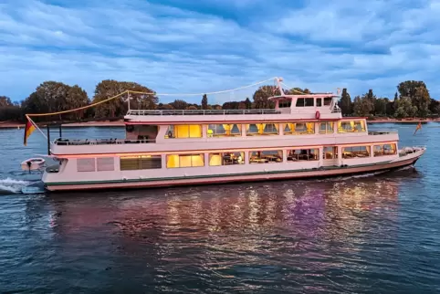 Größer als das alte Schiff: die neue Pfälzerland. Größer als das alte Schiff: die neue Pfälzerland.
