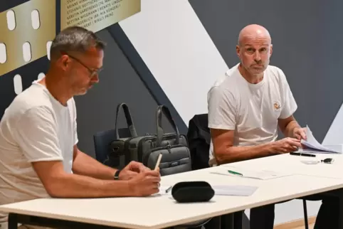 Marco Antwerpen (rechts) und Frank Döpper, ehemalige Trainer des Drittligisten VfL Osnabrück. 