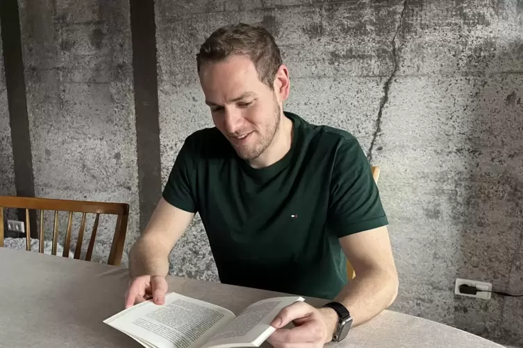 David Hoffmann widmet sich in seinem ersten Buch der Tradition der Osterhasen.