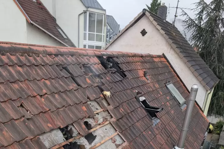 Am Geb&auml;ude entstand ein gro&szlig;er Schaden.
