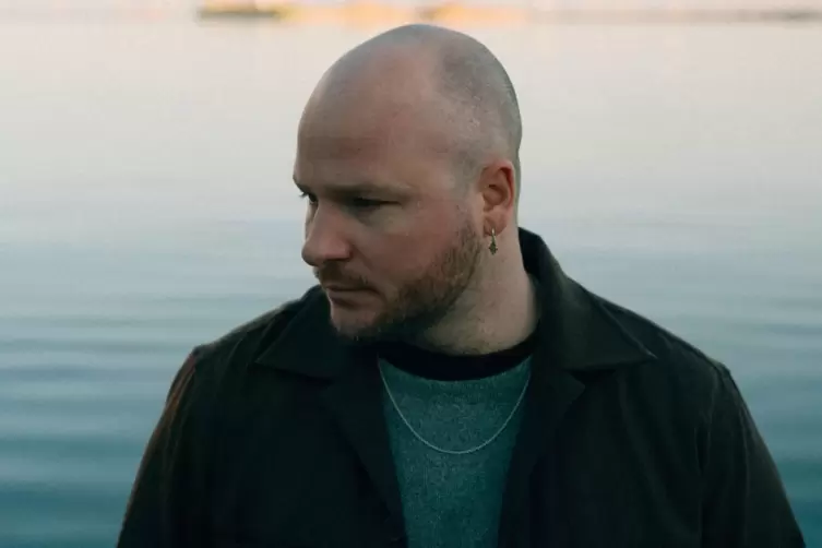 K&uuml;nstler und Komponist: Alexander Tillegreen.