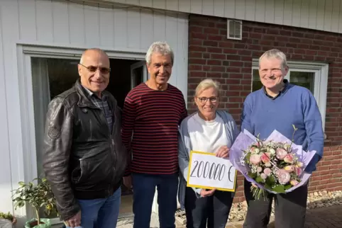 Sie stehen voll und ganz hinter dem Krankenhausprojekt Diospi Suyana: (von links) Klaus-Dieter John, Horst Fleck, Christine Flec