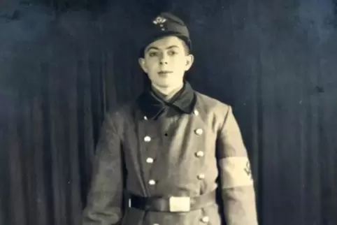 Heinrich Leiner ist noch keine 18 Jahre alt, als er als Wehrmachtsoldat kämpft. Sein Sohn, Norbert Leiner, findet heute, dass se