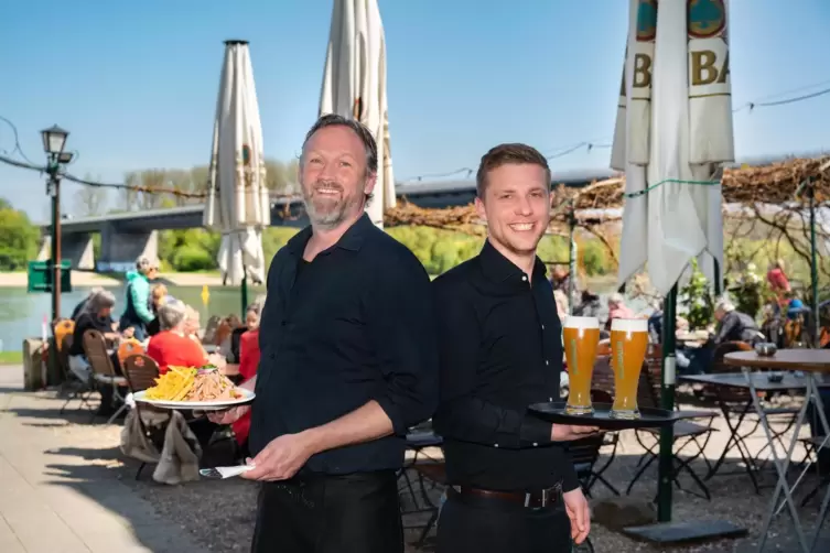 Chefs im &bdquo;Alten Hammer&ldquo;: Peter Roth (links) und Timon Weber. 
