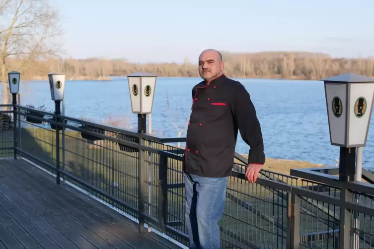 Binsfeld: Der Freisitz von Wirt Ali Berjaoui bietet einen Blick auf den Kuhuntersee. 