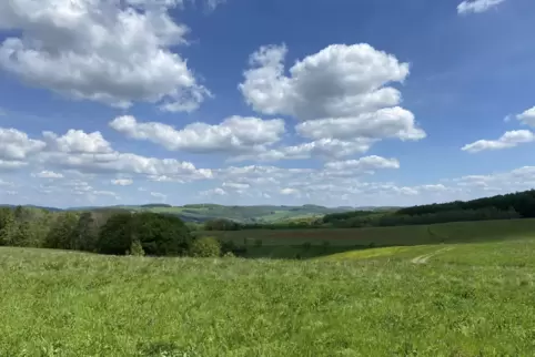 Sonne und Wolken wechseln sich immer wieder ab.