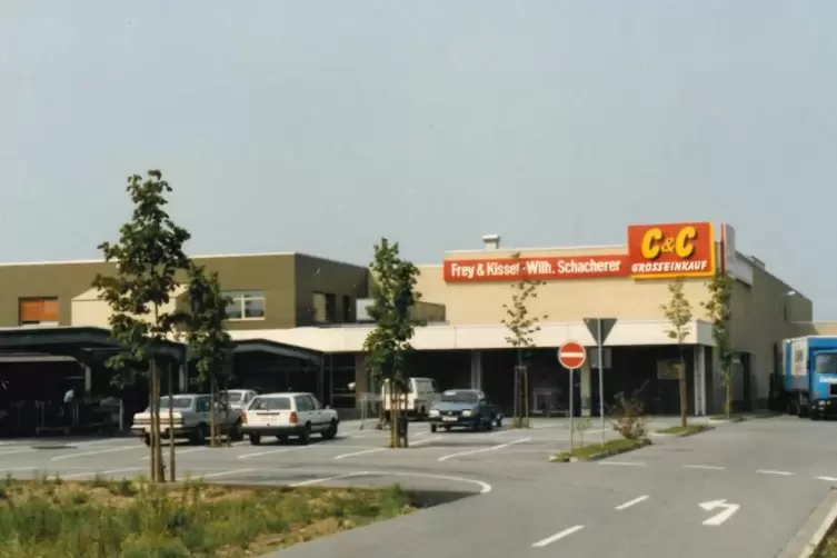 Am 18. September 1985 wird der C&C-Markt in Landau er&ouml;ffnet. 