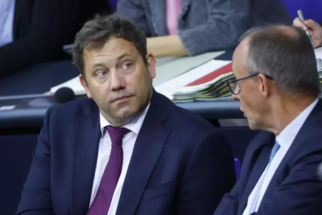 Bundesfinanzminister Lars Klingbeil (SPD, links) und Kanzler Friedrich Merz (CDU).