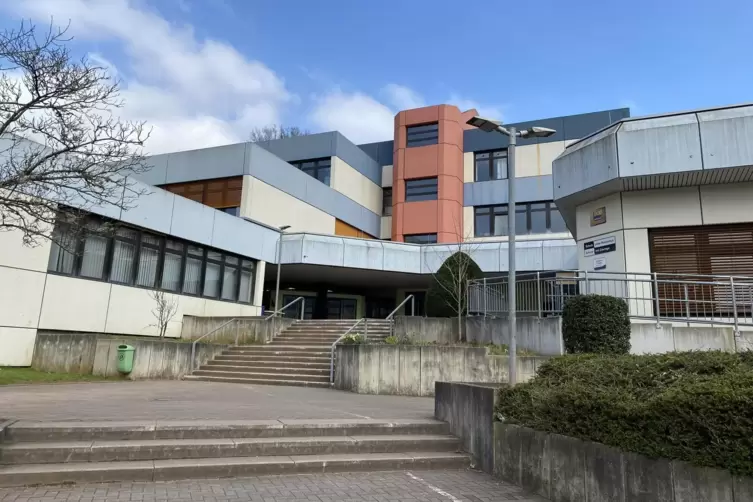 Nach der Sanierung soll an der Integrierten Gesamtschule in Sch&ouml;nenberg-K&uuml;belberg kr&auml;ftig an Heizkosten gespart werden k&ouml;nnen. 