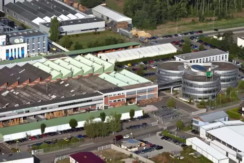 Mann + Hummel: Speyerer Werksgelände zwischen Brunck- (unten) und Siemensstraße. Mann + Hummel: Speyerer Werksgelände zwischen Brunck- (unten) und Siemensstraße.