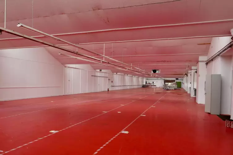 Im Obergeschoss des Geb&auml;udes gibt es viel Platz &ndash; zum Beispiel f&uuml;r einen Produktionsbetrieb. 