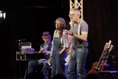 Idealbesetzung für „Die Ballade vom traurigen Café“: das Duo Wortlaut.