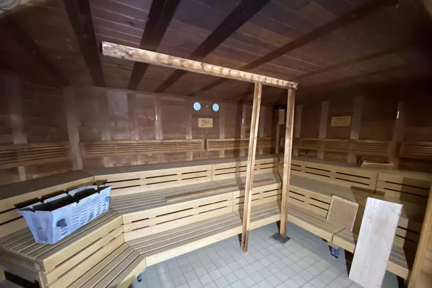 Die Finnische Sauna bleibt. Dann mit größerer Fläche für etwa 40 Saunagäste.