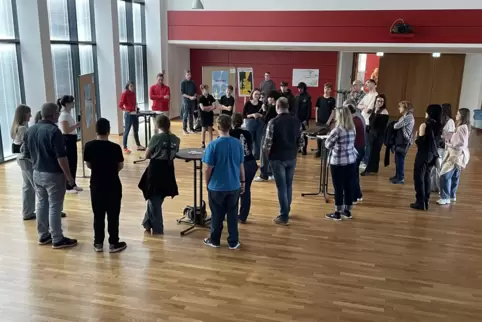 Abschlussveranstaltung von „Jugend spricht“ in der Kandeler Stadthalle. 