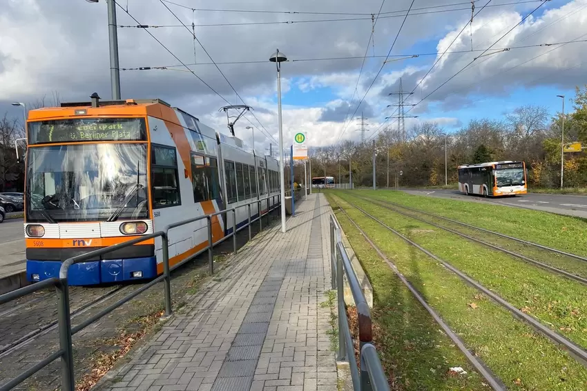 Endhaltestelle Oppau: Von hier aus geht es bisher nur mit dem Bus weiter.