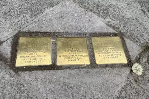 Stolpersteine: hier ein Verlegungsort in der Bahnhofstraße in Speyer. Stolpersteine: hier ein Verlegungsort in der Bahnhofstraße in Speyer.