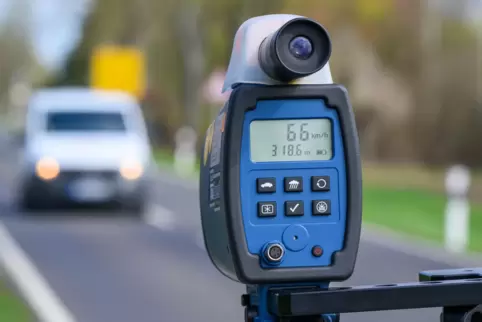Binnen einer Woche hat die Polizei während des sogenannten Blitzermarathons in der Westpfalz die Geschwindigkeit von 228.000 Fah
