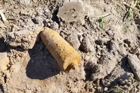 Die Panzergranate lag in einem Acker zwischen Waldsee und Schifferstadt.