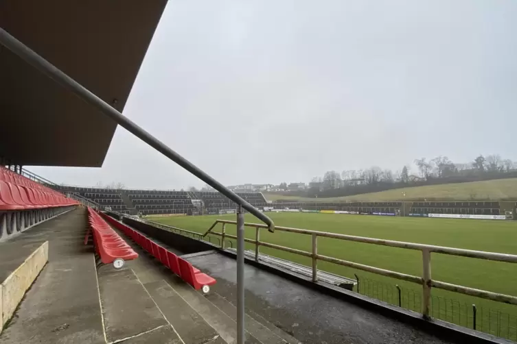 Das Ellenfeld-Stadion ist das einzige originalerhaltene Stadion aus den Anf&auml;ngen der Fu&szlig;ball-Bundesliga. So kann man es positiv 