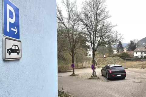 Auf diesem Gelände wird bald das Geräthaus der Feuerwehr stehen.