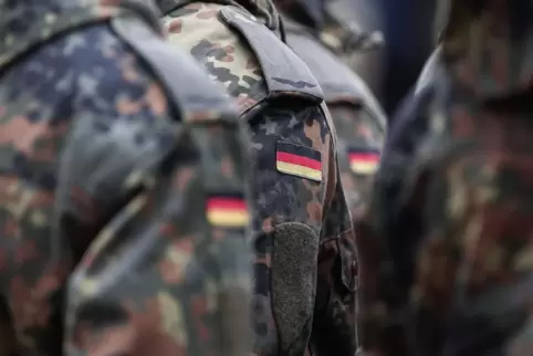 Seit Jahresanfang gibt es ein neues Wehrdienstgesetz. Junge Männer ab Geburtsjahrgang 2008 müssen sich jetzt mustern lassen. Abe