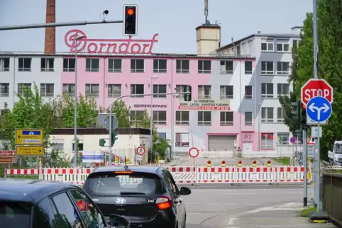 Der dritte Bauabschnitt verläuft von der Einmündung in die Contwigerhangstraße (im Hintergrund) bis zur Ampelkreuzung, wo man na