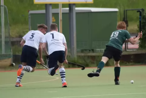 MU18-Nachwuchsspieler Philipp Bechtler (rechts) im Angriff. 